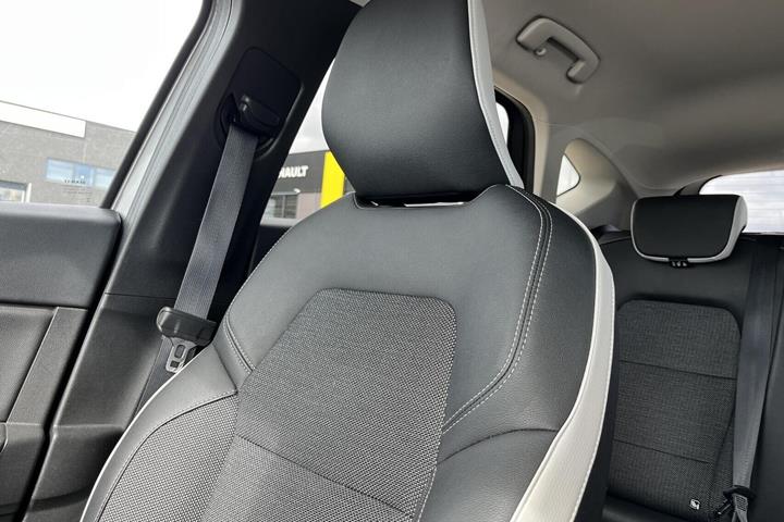 Grå Renault Captur fra 2020