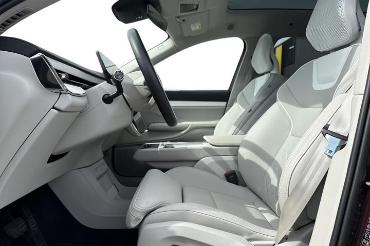 Rød Volvo EX90 fra 2025