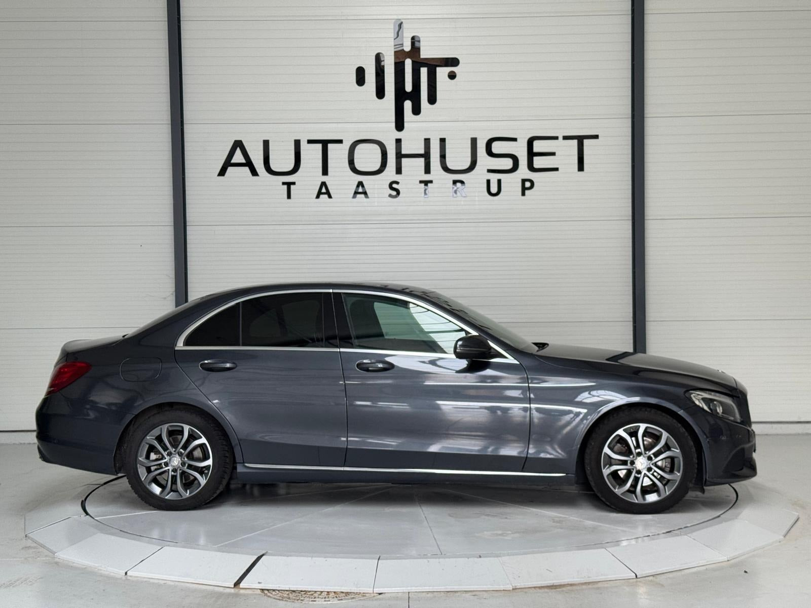 Grå Mercedes C200 d fra 2015
