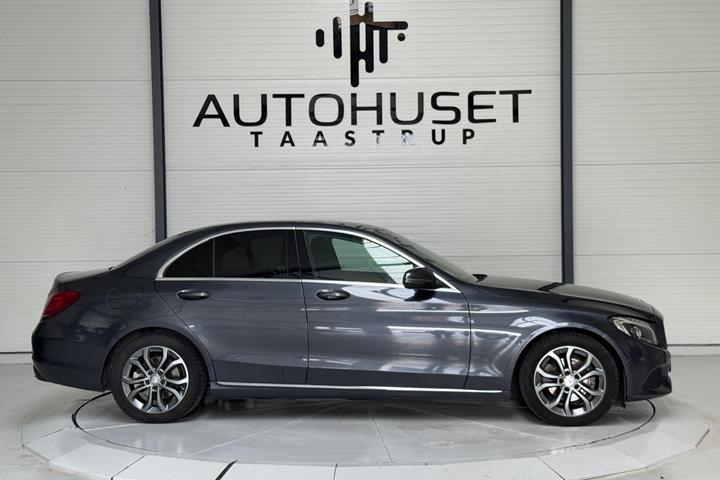 Grå Mercedes C200 d fra 2015