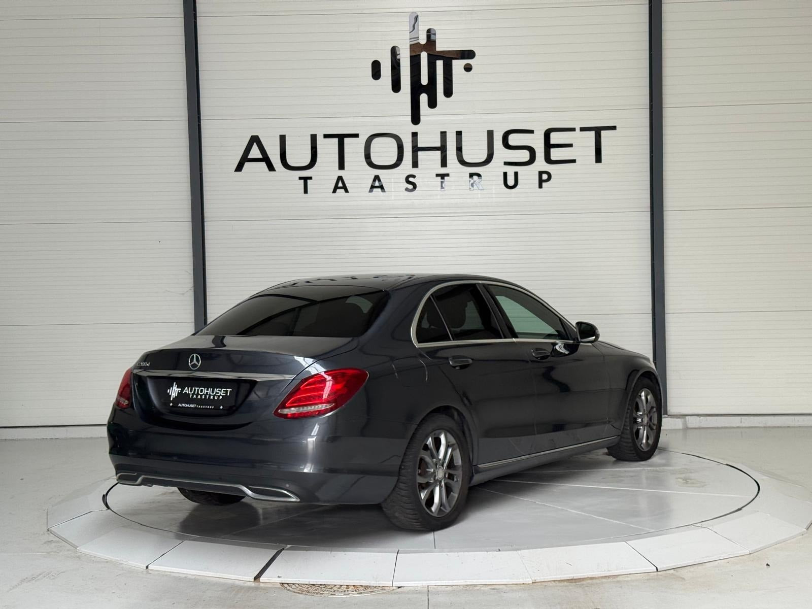 Grå Mercedes C200 d fra 2015