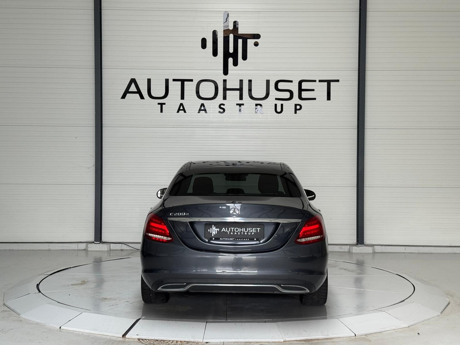 Grå Mercedes C200 d fra 2015