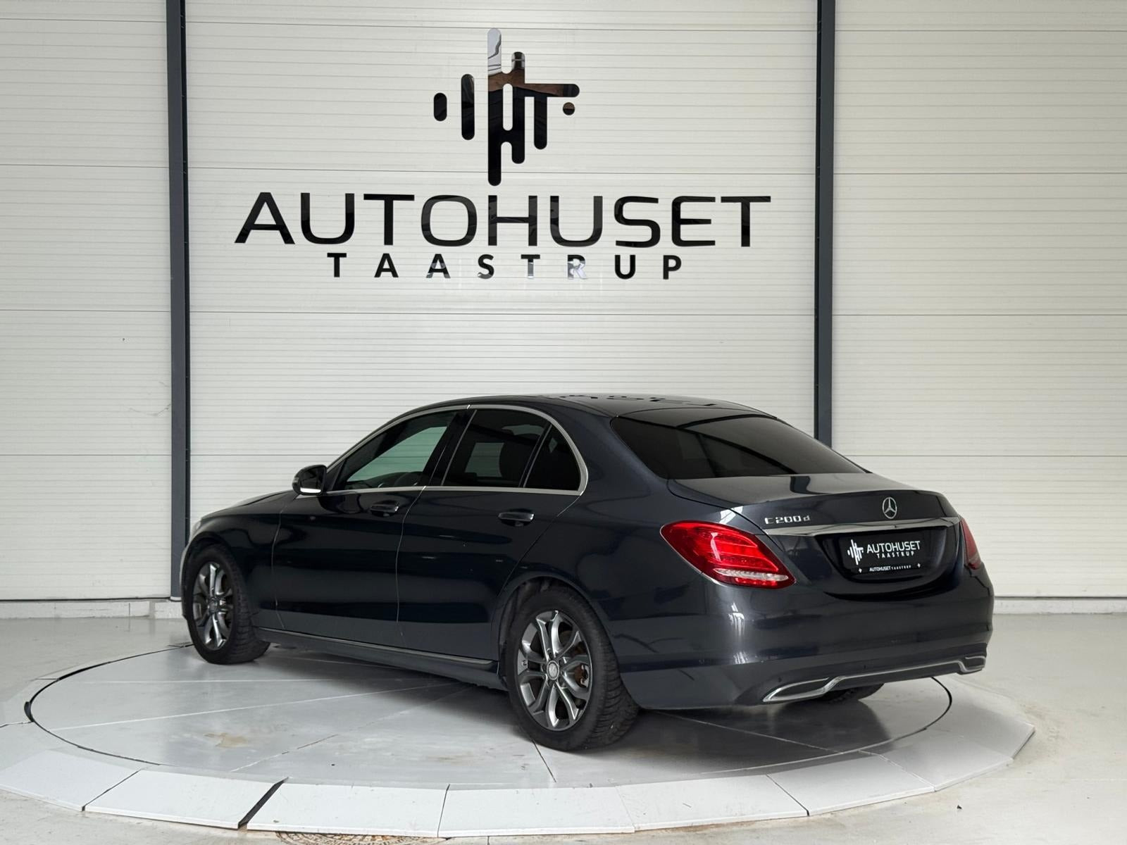 Grå Mercedes C200 d fra 2015