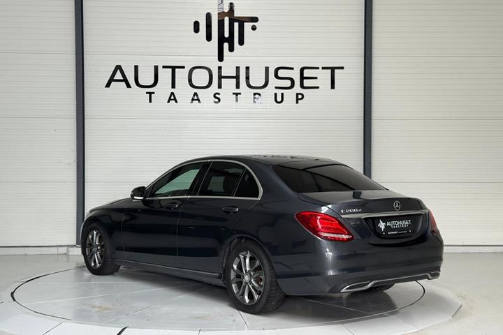 Grå Mercedes C200 d fra 2015