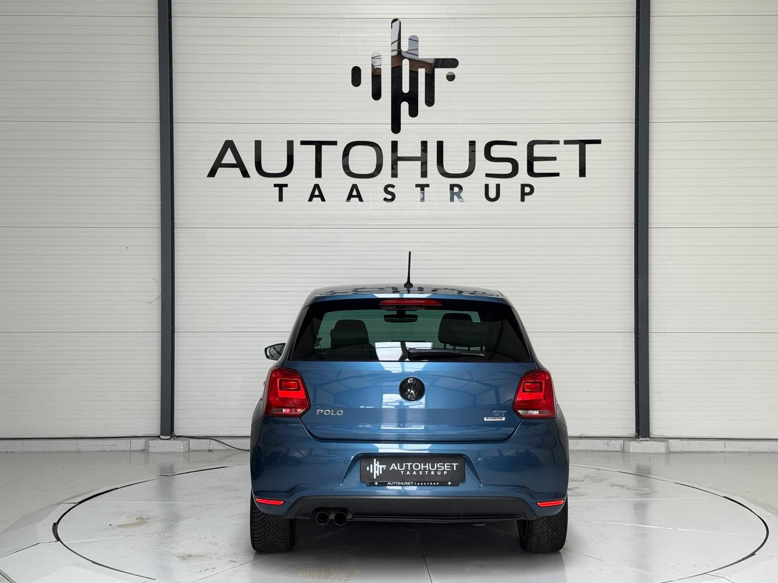 Blå VW Polo fra 2016