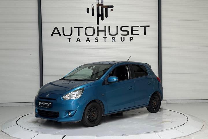 Blå Mitsubishi Space Star fra 2015