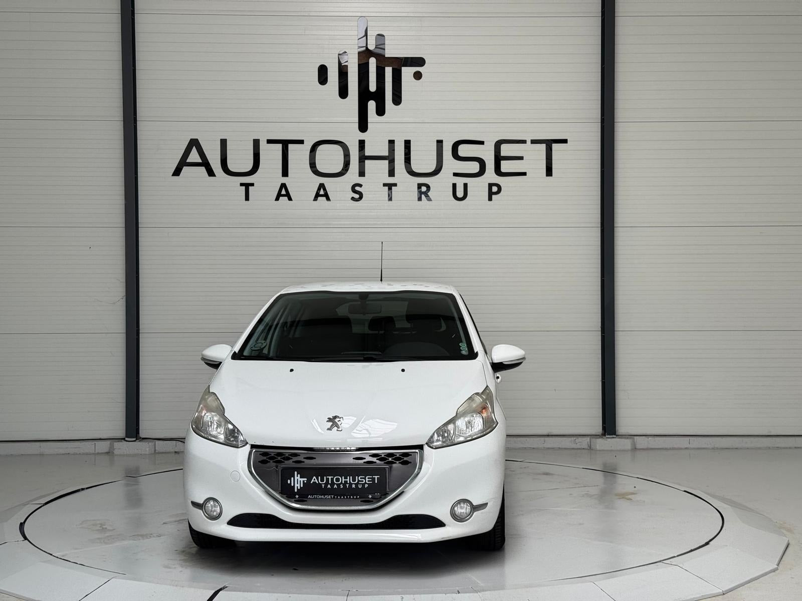 Hvid Peugeot 208 fra 2012