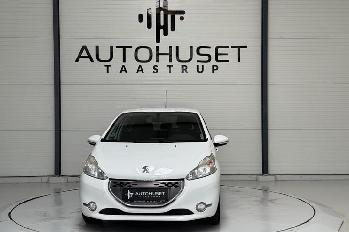 Hvid Peugeot 208 fra 2012