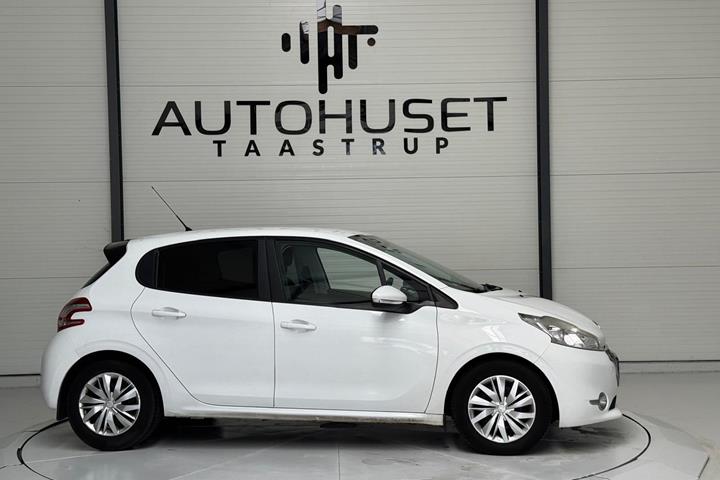Hvid Peugeot 208 fra 2012