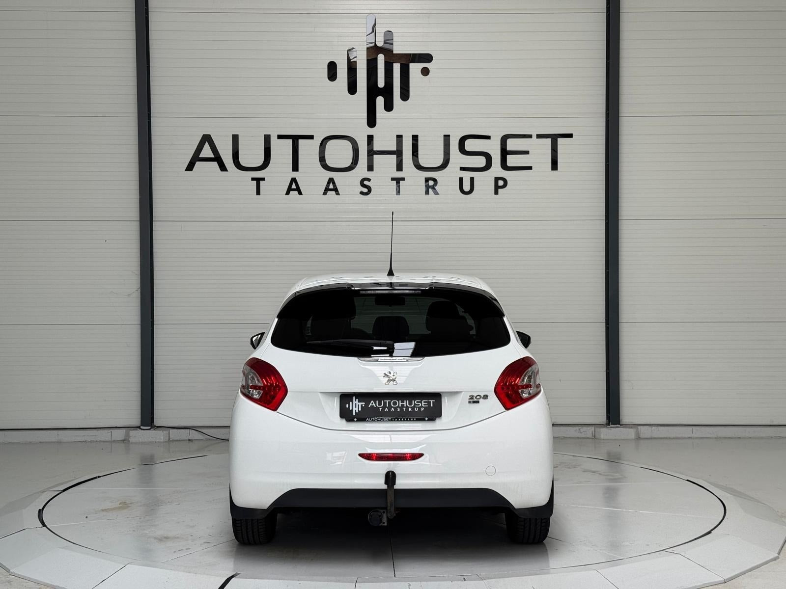Hvid Peugeot 208 fra 2012
