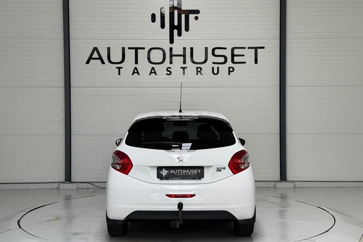 Hvid Peugeot 208 fra 2012