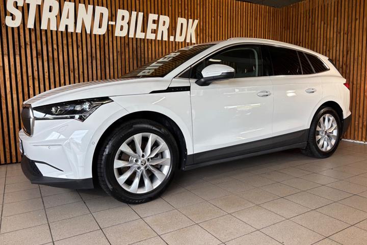 Hvid Skoda Enyaq fra 2023