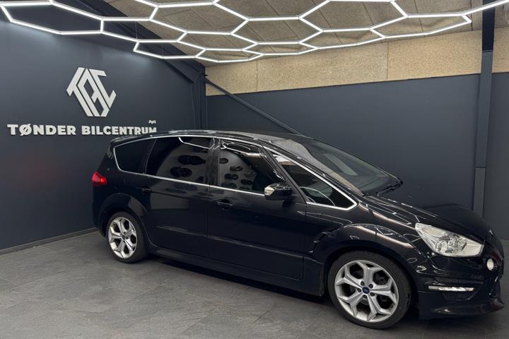 Sort Ford S-MAX fra 2014
