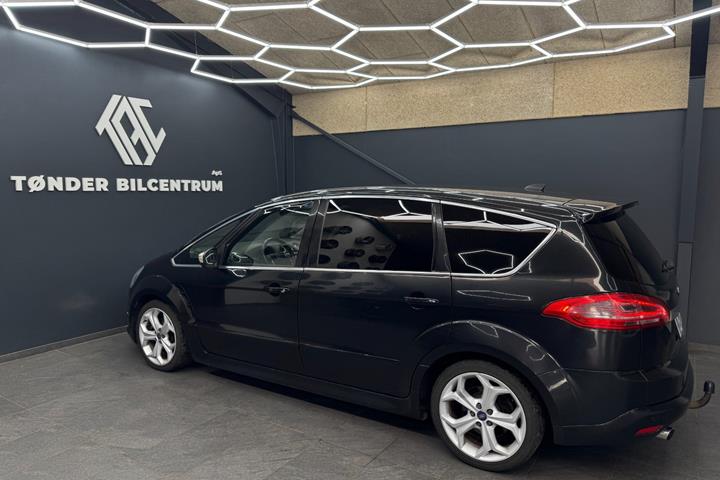 Sort Ford S-MAX fra 2014