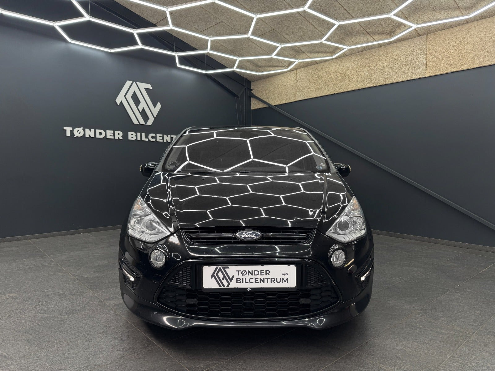 Sort Ford S-MAX fra 2014