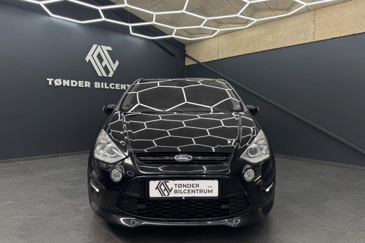 Sort Ford S-MAX fra 2014