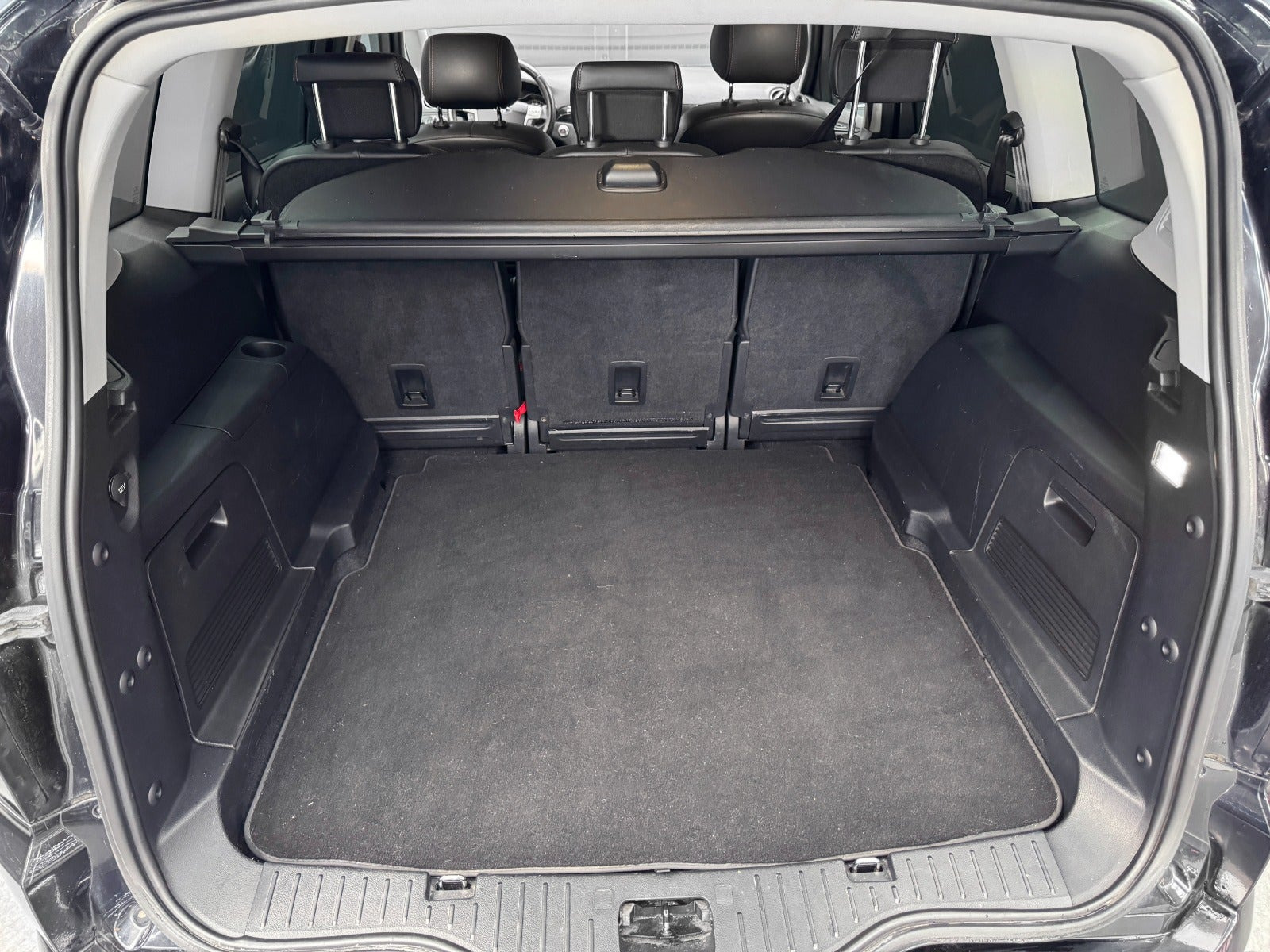 Sort Ford S-MAX fra 2014