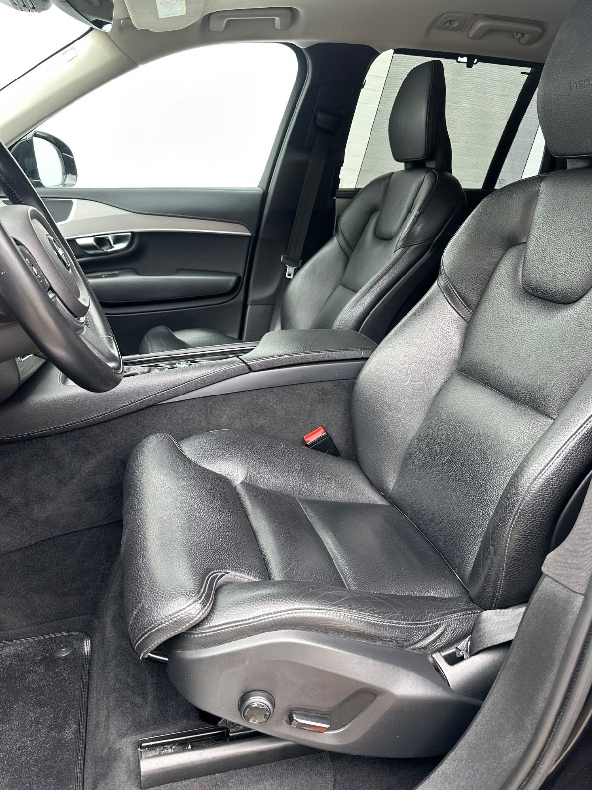 Sort Volvo XC90 fra 2019