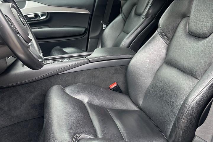 Sort Volvo XC90 fra 2019