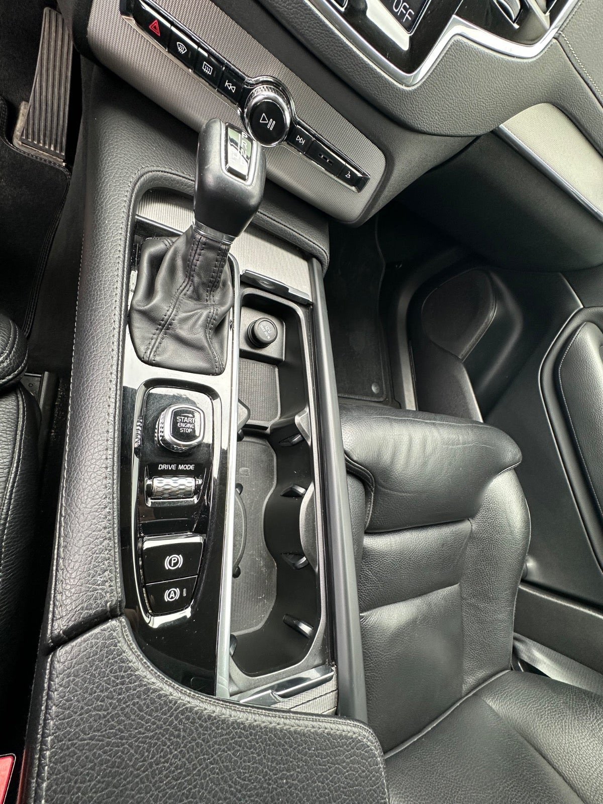 Sort Volvo XC90 fra 2019