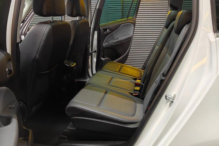 undefined Opel Zafira Tourer fra 2013