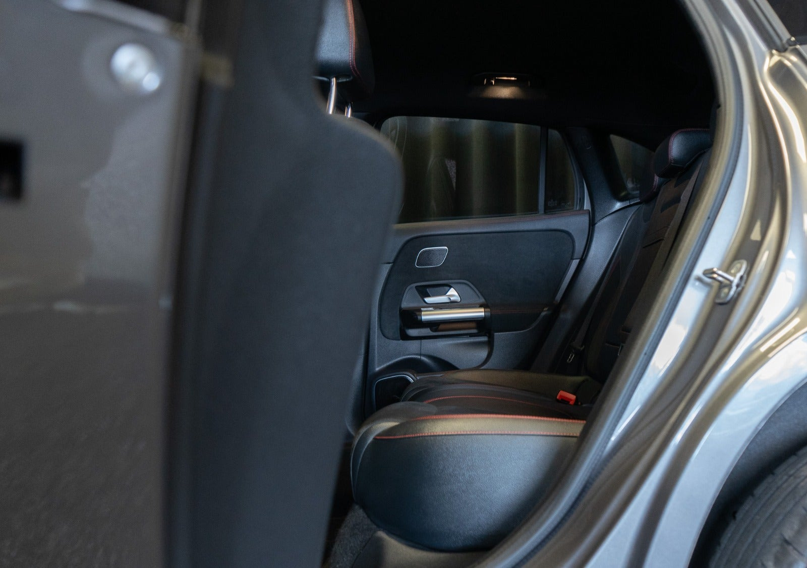 Grå Mercedes EQA250 fra 2024