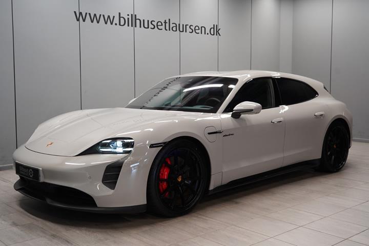 Beige Porsche Taycan GTS fra 2023
