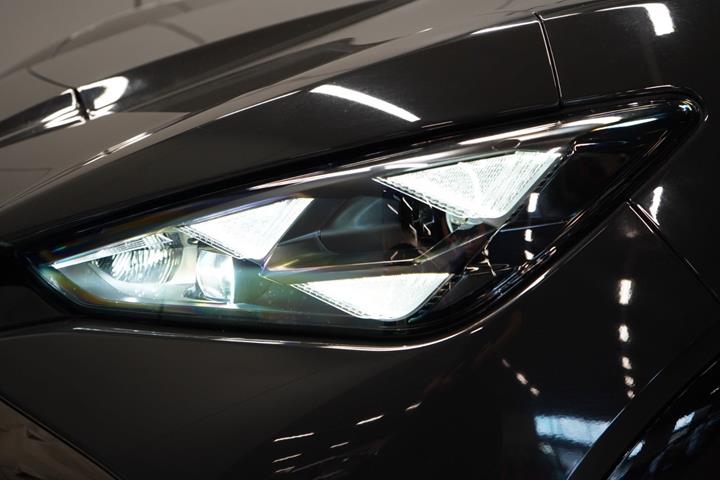 Grå Cupra Tavascan fra 2024