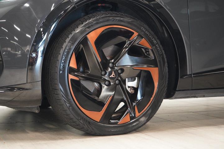 Grå Cupra Tavascan fra 2024