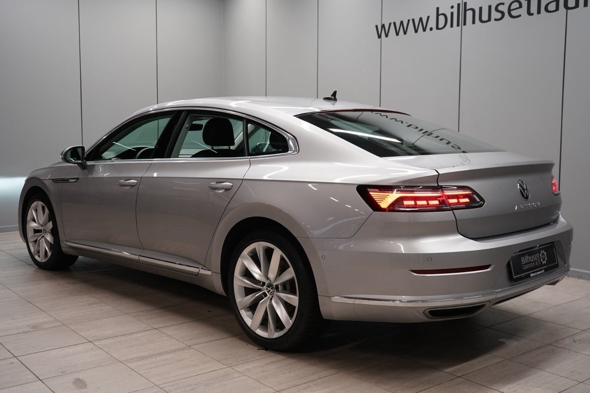 Sølv VW Arteon fra 2021