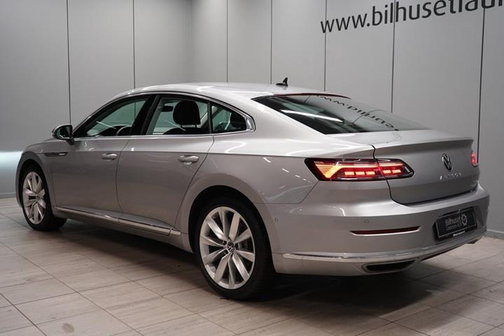 Sølv VW Arteon fra 2021