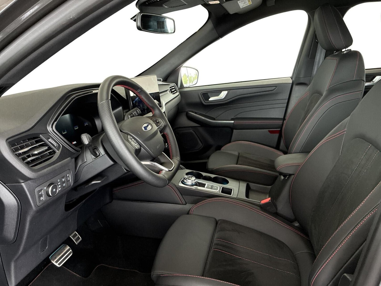 Grå Ford Kuga fra 2025