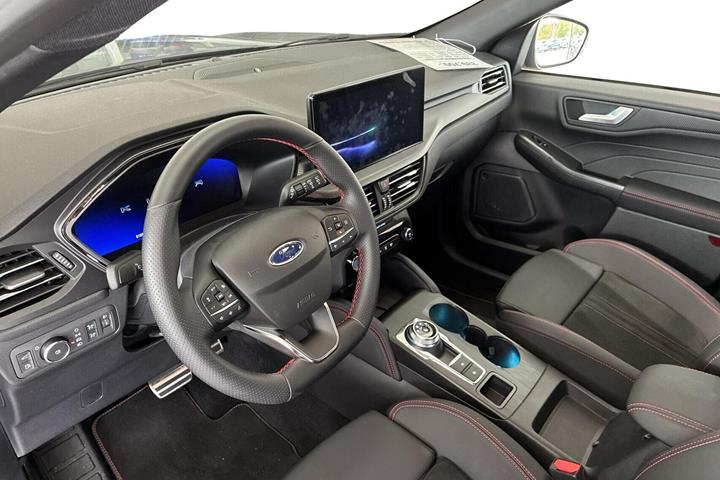 Grå Ford Kuga fra 2025