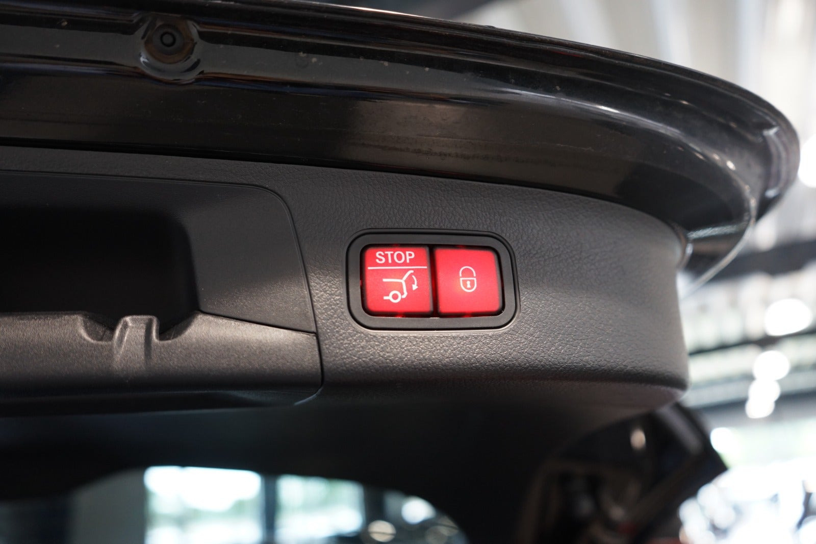 Grå Mercedes EQA300 fra 2025
