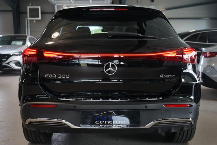 Grå Mercedes EQA300 fra 2025