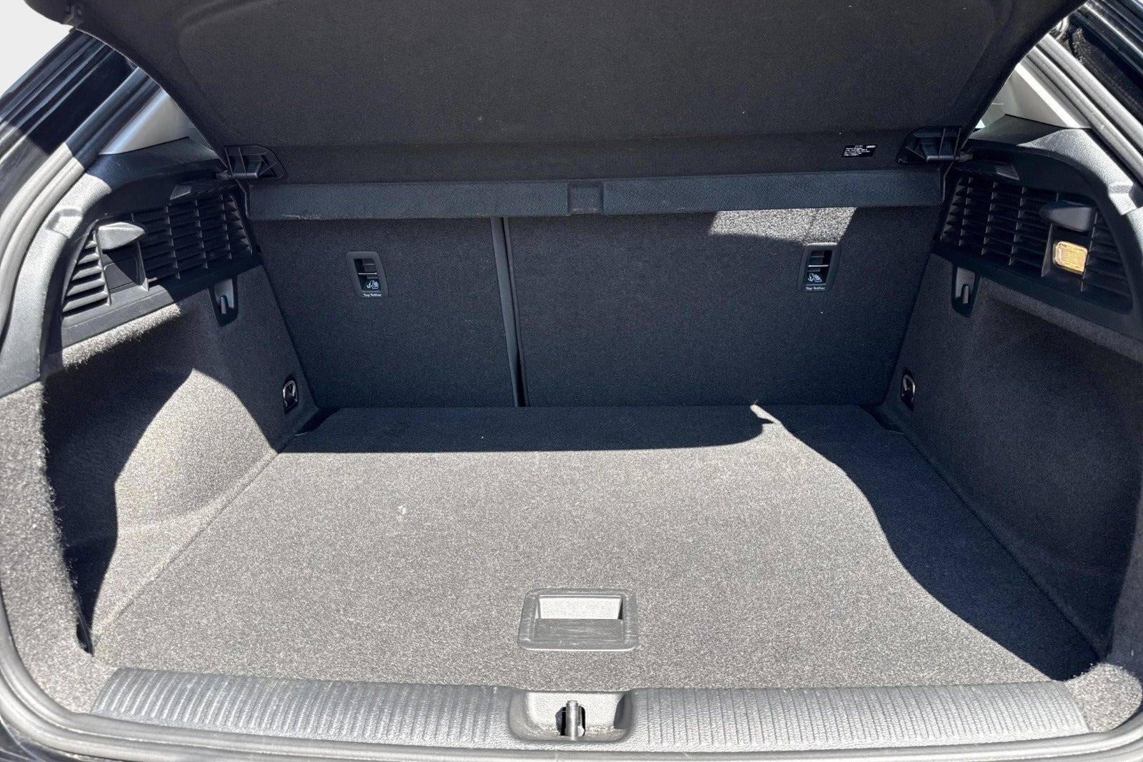 Sort Audi Q2 fra 2024
