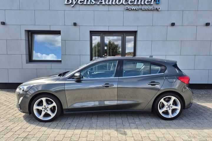 Grå Ford Focus fra 2020