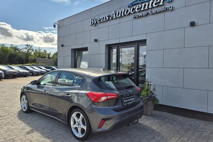 Grå Ford Focus fra 2020