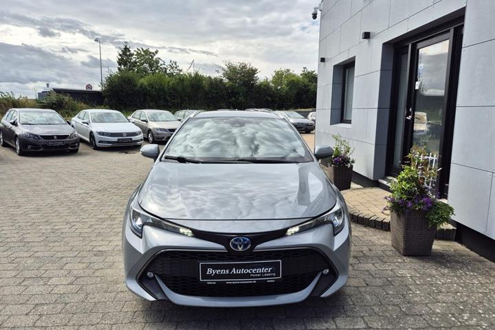 Grå Toyota Corolla fra 2021