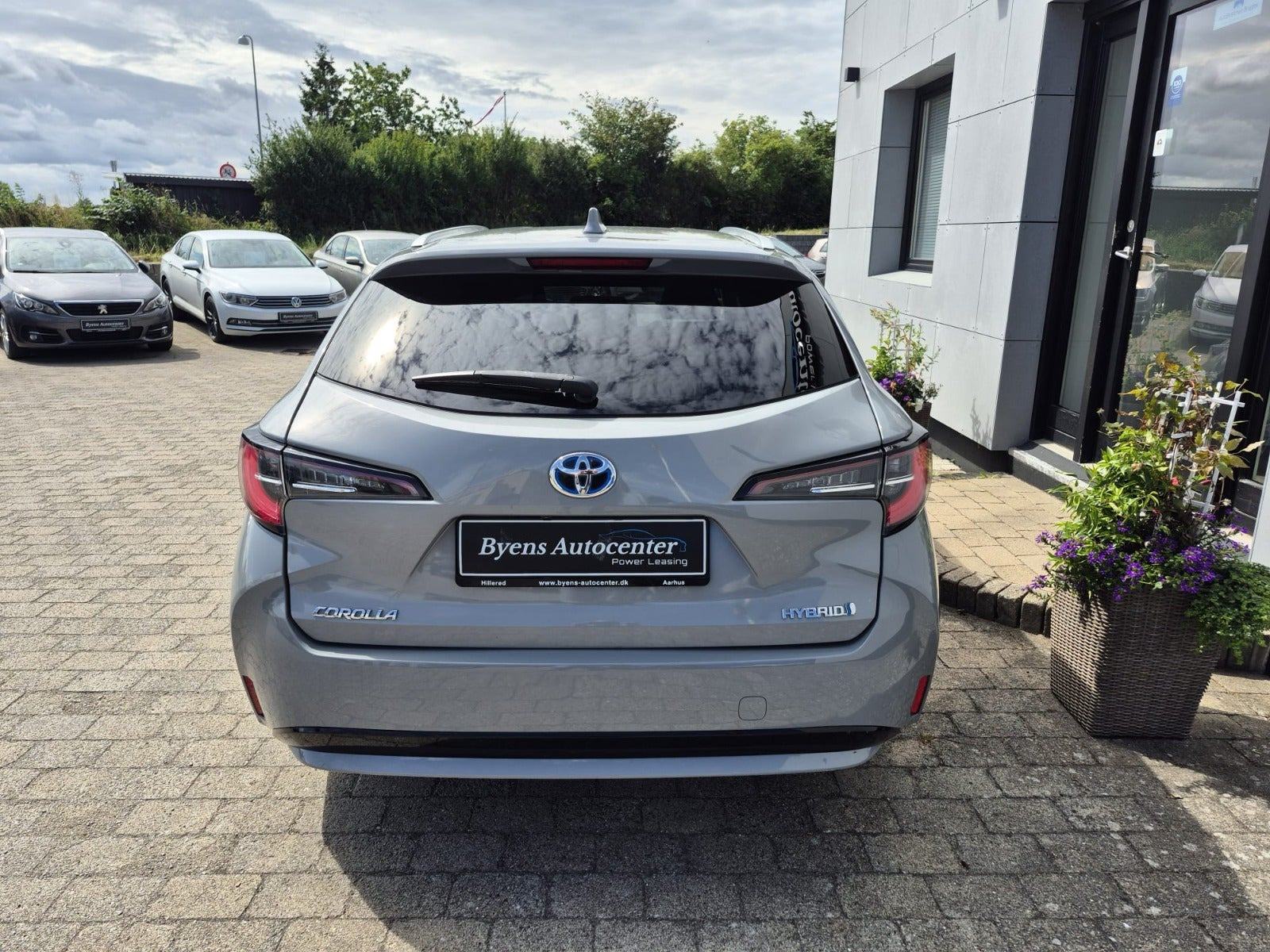 Grå Toyota Corolla fra 2021