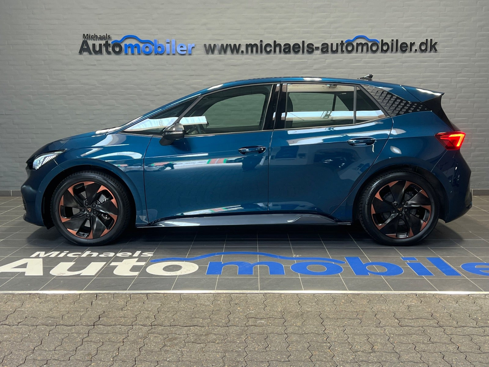 Blå Cupra Born fra 2024