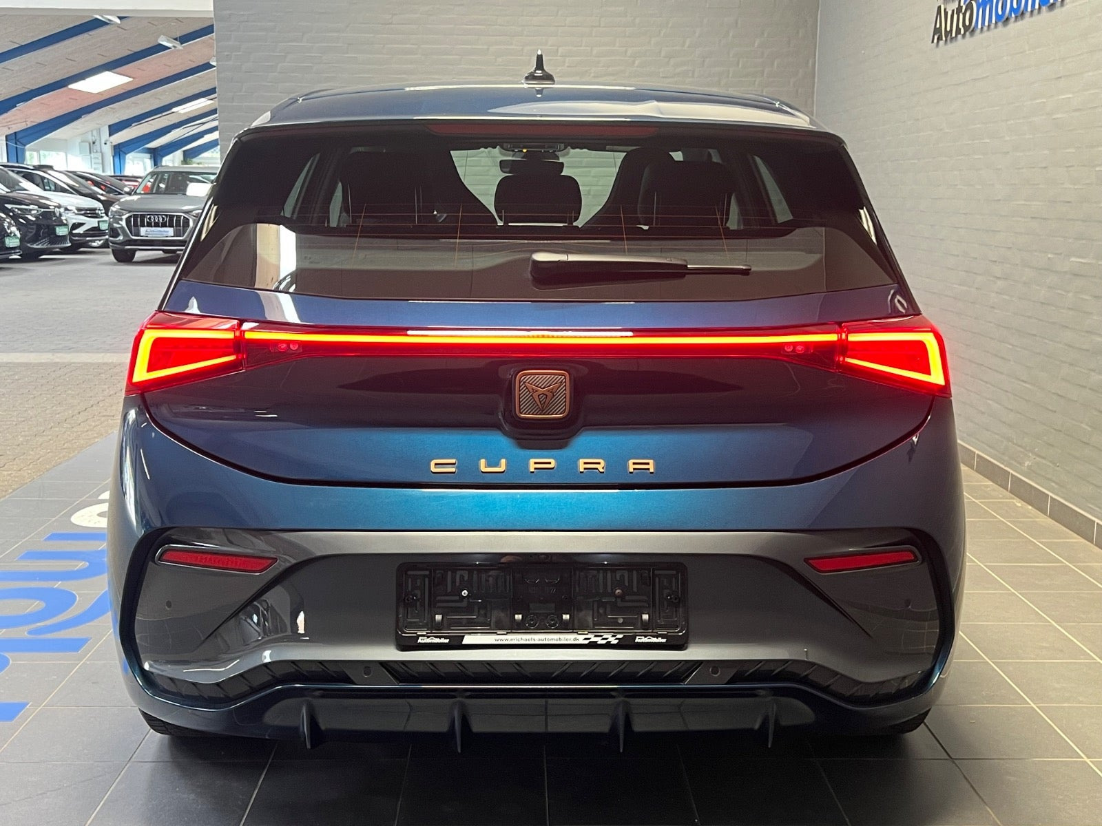 Blå Cupra Born fra 2024