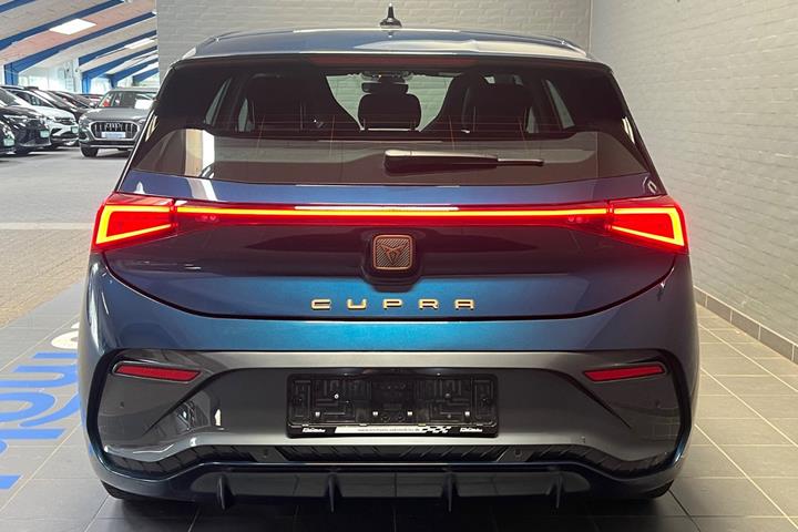 Blå Cupra Born fra 2024