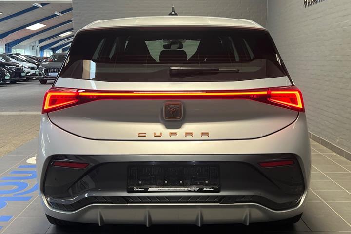 Sølv Cupra Born fra 2024