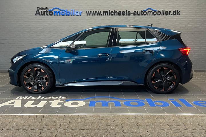 Blå Cupra Born fra 2023