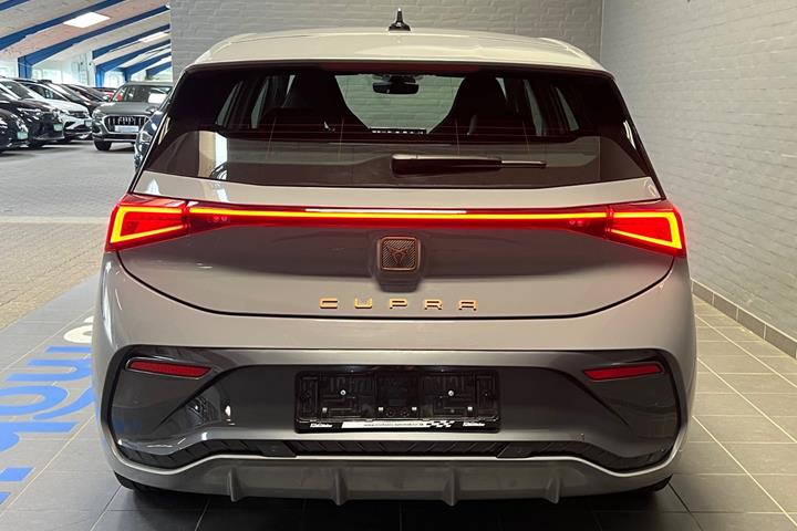 Grå Cupra Born fra 2022