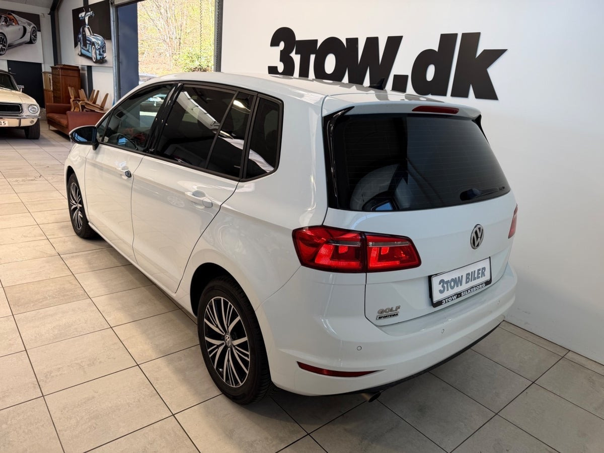 Hvid VW Golf Sportsvan fra 2017