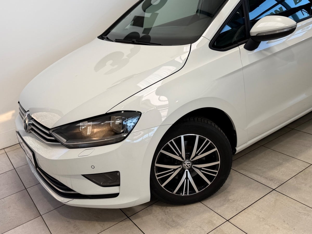 Hvid VW Golf Sportsvan fra 2017