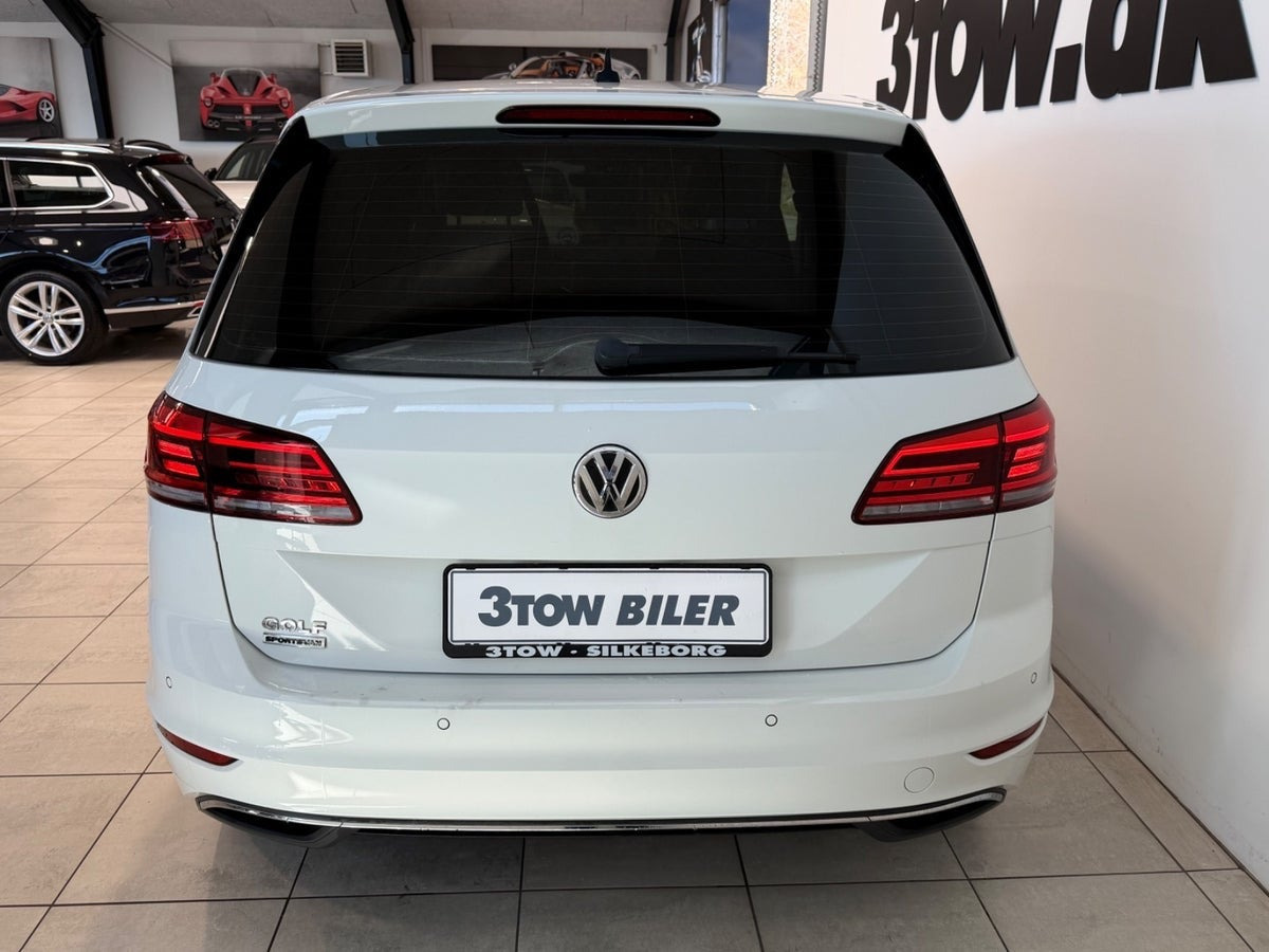 Hvid VW Golf Sportsvan fra 2019