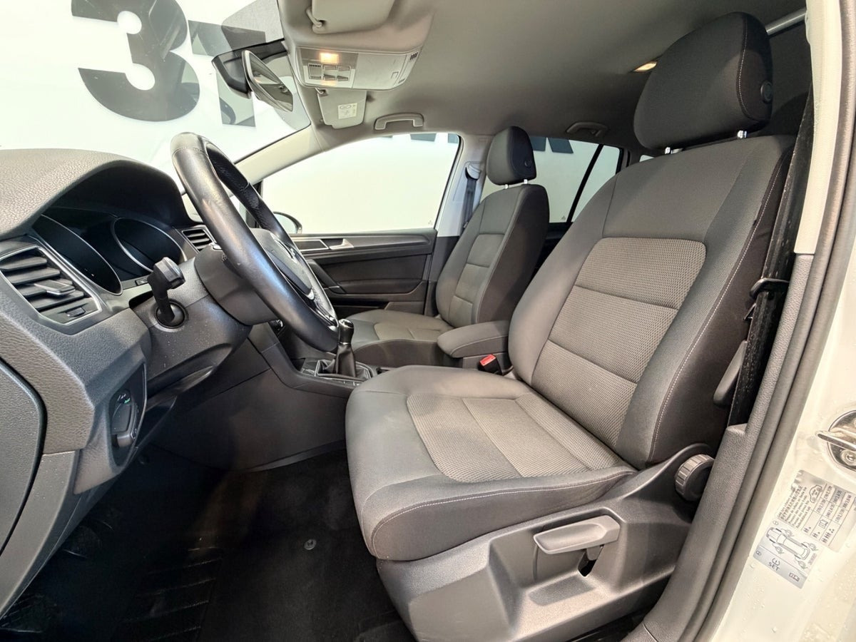 Hvid VW Golf Sportsvan fra 2019